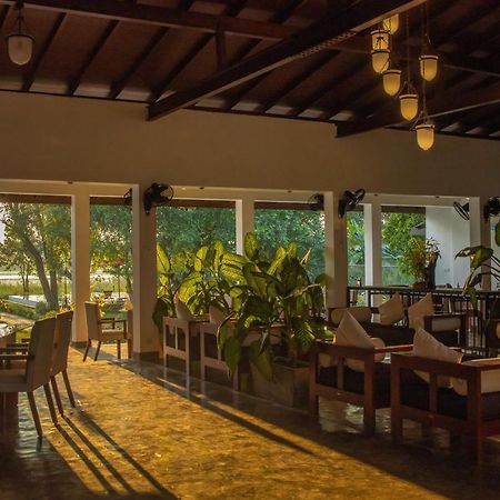 Sigiriya Wewa Addara Hotel - Hotel By The Lake Екстериор снимка