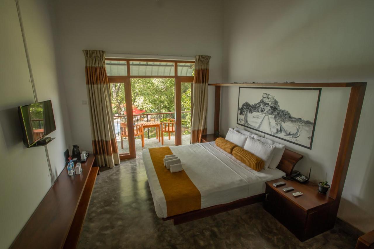 Sigiriya Wewa Addara Hotel - Hotel By The Lake Екстериор снимка