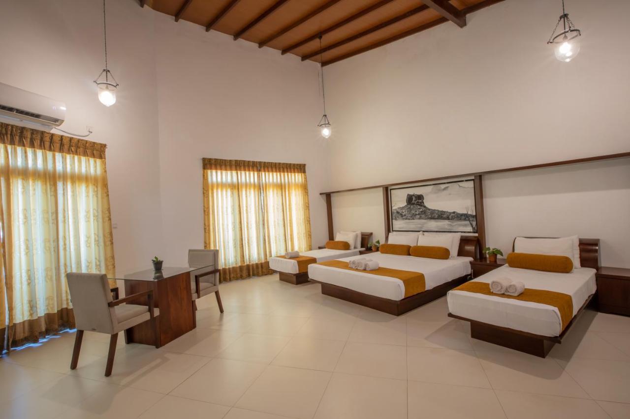 Sigiriya Wewa Addara Hotel - Hotel By The Lake Екстериор снимка