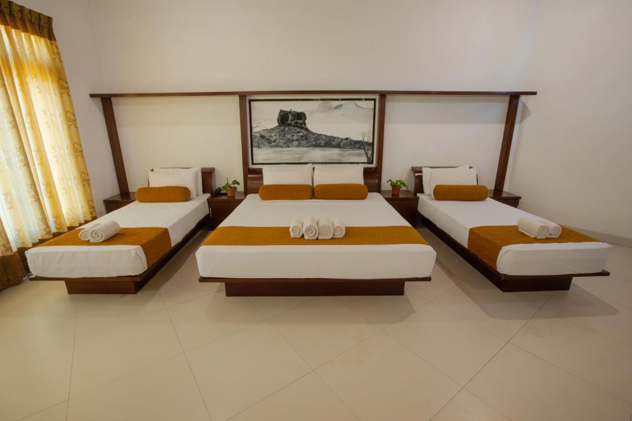 Sigiriya Wewa Addara Hotel - Hotel By The Lake Екстериор снимка