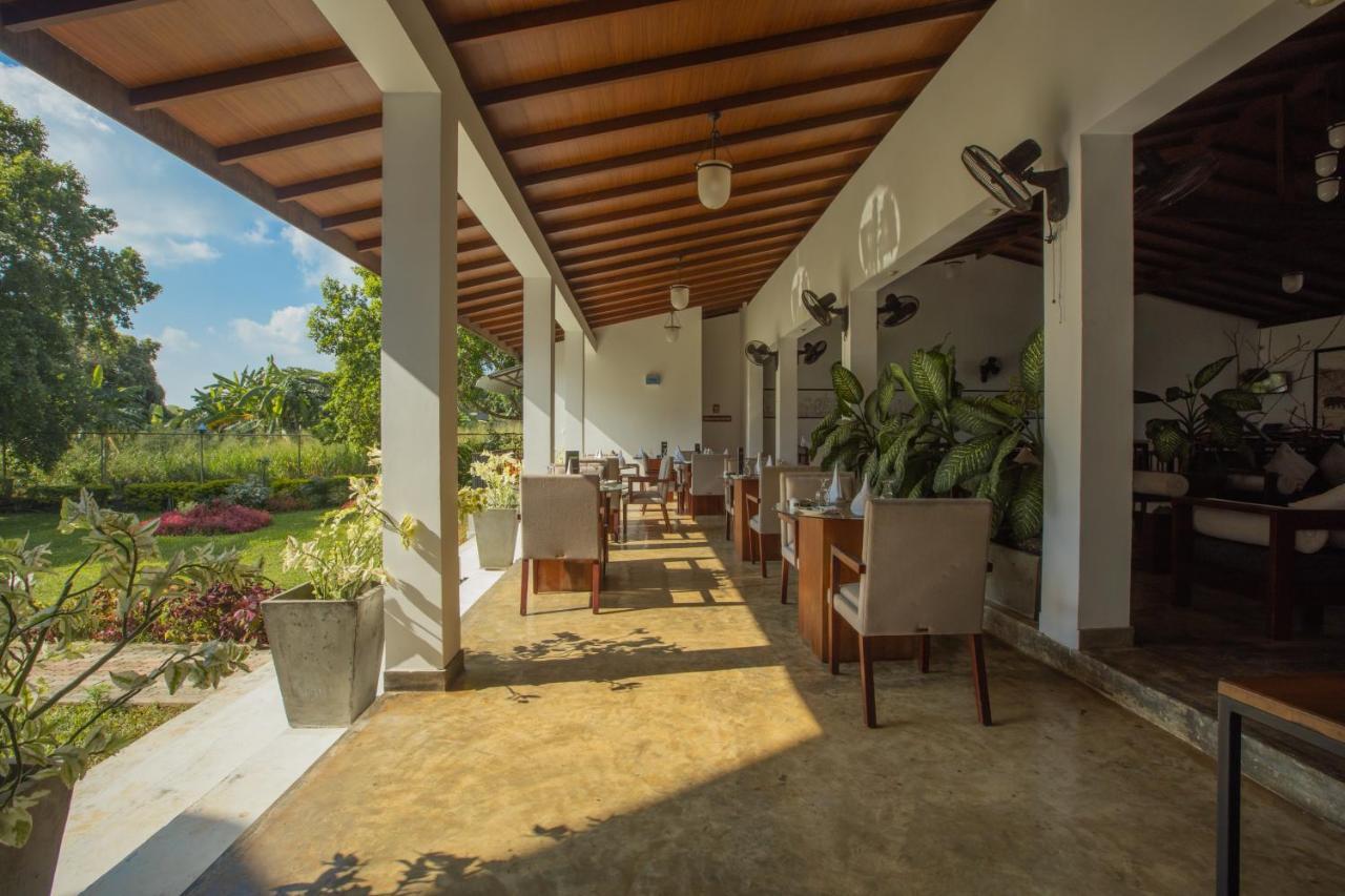 Sigiriya Wewa Addara Hotel - Hotel By The Lake Екстериор снимка