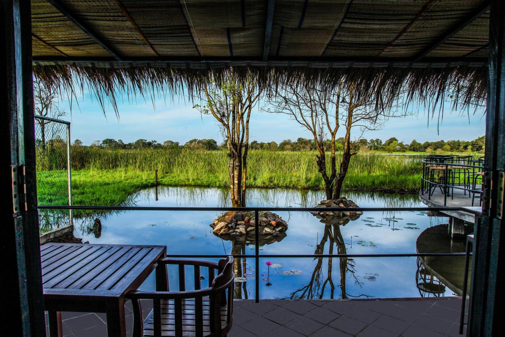 Sigiriya Wewa Addara Hotel - Hotel By The Lake Стая снимка