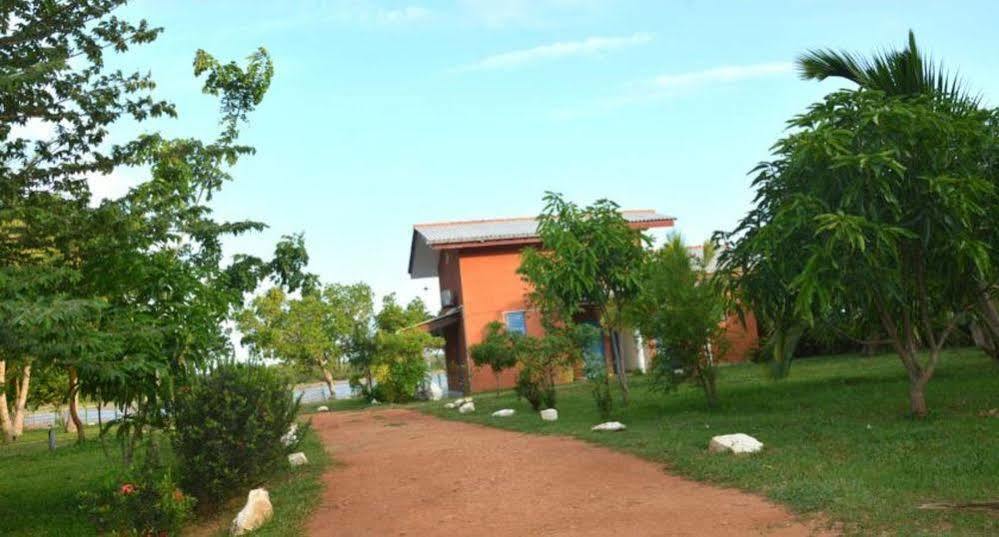 Sigiriya Wewa Addara Hotel - Hotel By The Lake Екстериор снимка