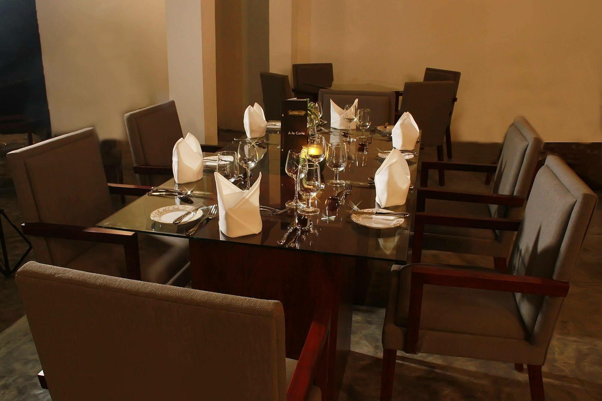 Sigiriya Wewa Addara Hotel - Hotel By The Lake Екстериор снимка