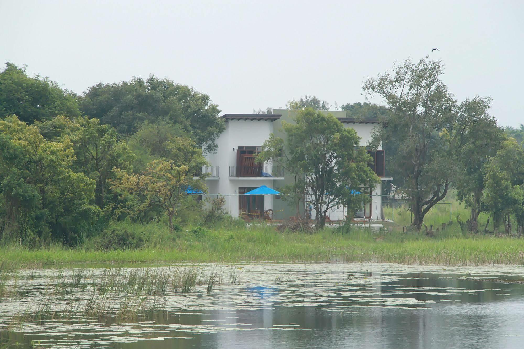 Sigiriya Wewa Addara Hotel - Hotel By The Lake Екстериор снимка